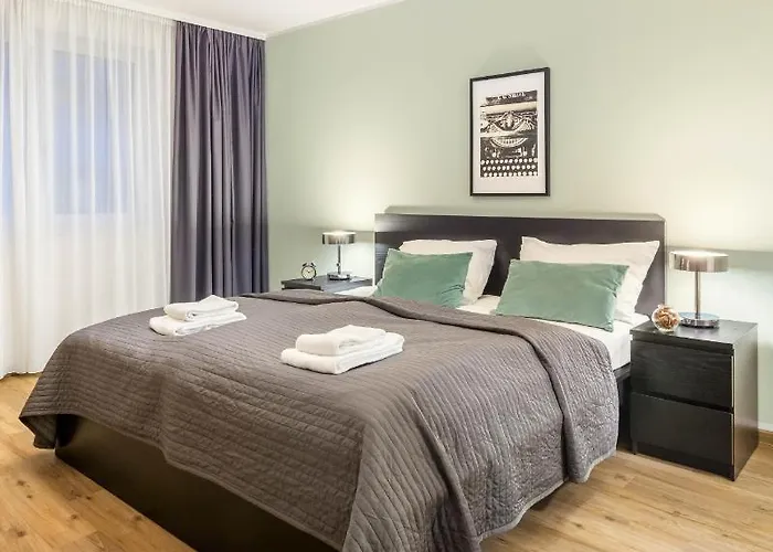 Jimmy's Lory Aparthotel 4*