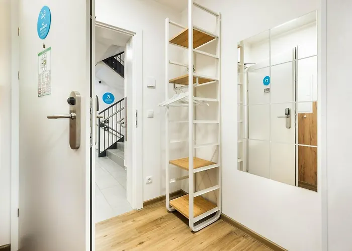 Jimmy's Lory Apartmanhotel 4*