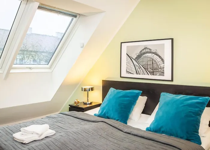 Jimmy's Lory Aparthotel 4*