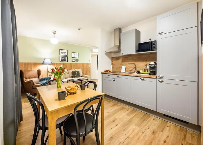 Jimmy's Lory Apartmanhotel 4*